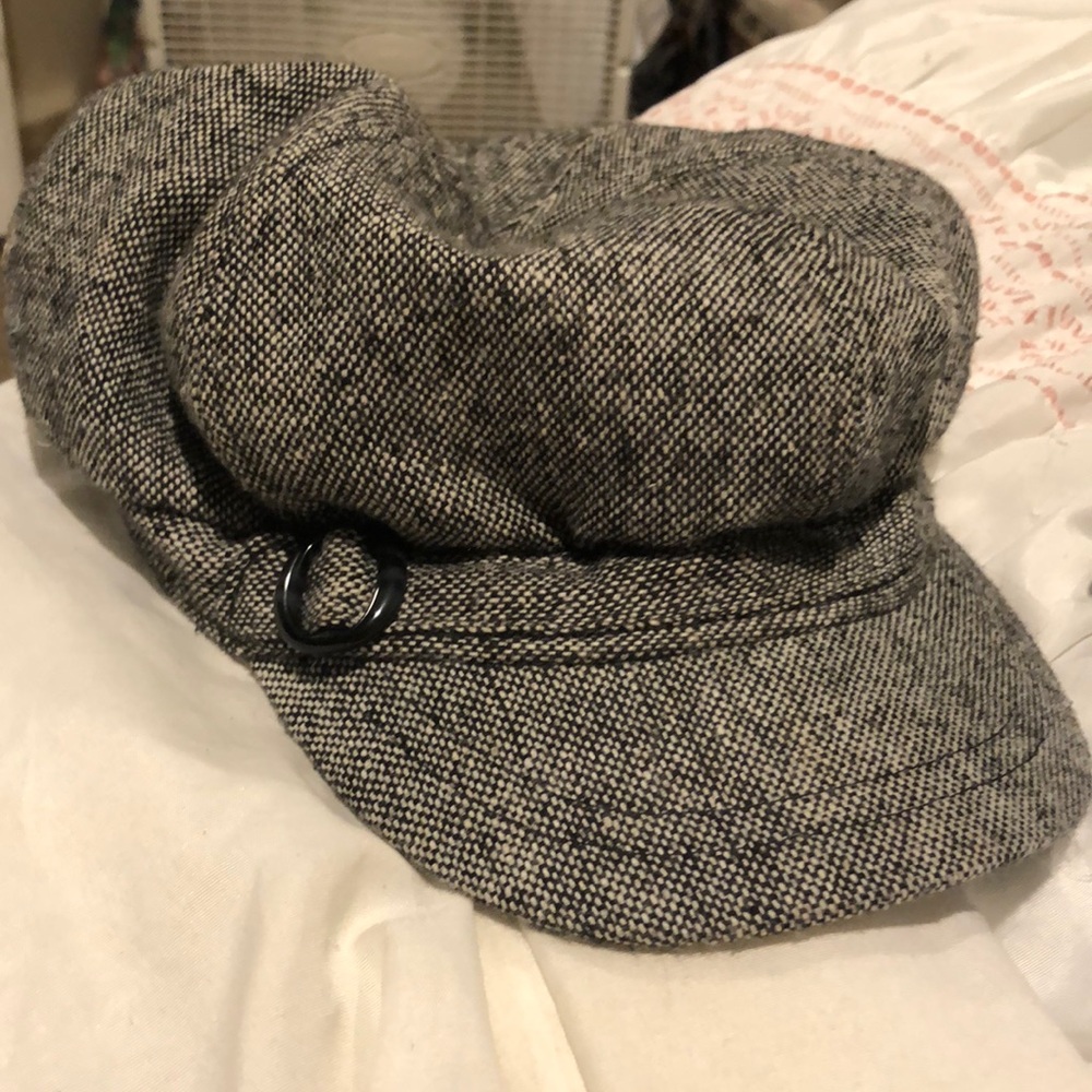 Grey hat
